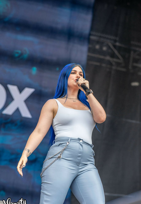 WomenMetal onlyfans naked pics