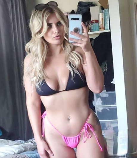 Bad Barbie Jenny only fans porn