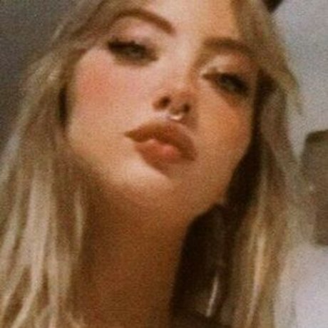 Carolinabf onlyfans sex tape