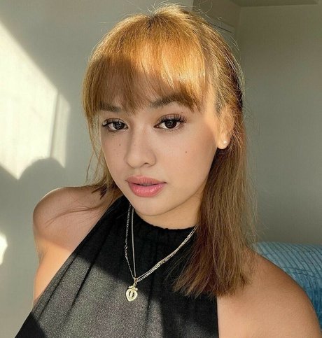 Gaile Cgeq_ topless onlyfans