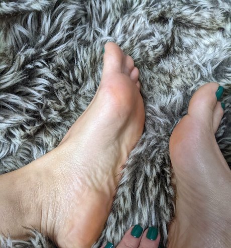 DominantBasset naked only fans