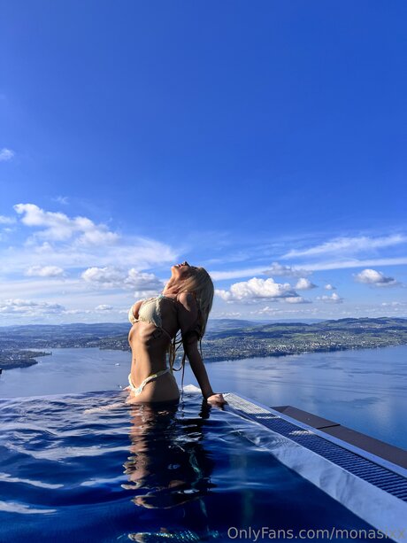 monasixx onlyfans leaked pics