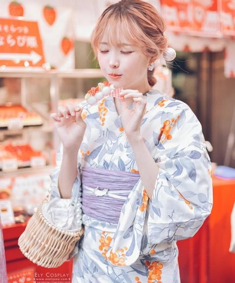 Ely Cosplayer is on onlyfans