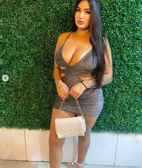 Isabelle Costa onlyfans leak ass