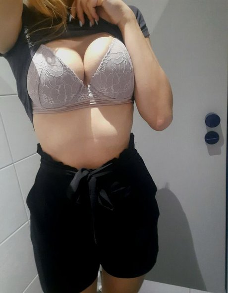 lisaluxx official onlyfans leaked nudes