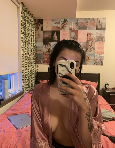 Adriana Nicole Kardos onlyfans nudes