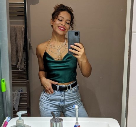 Moya Lothian McLean onlyfans leaked nude