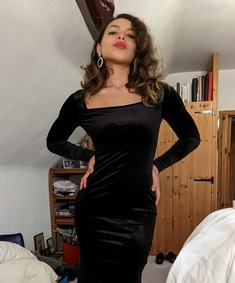 Moya Lothian McLean leaked naked onlyfans