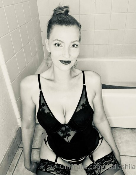 Nadia Shila onlyfans leaked pics