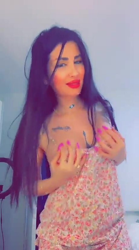 Mira Nouri nsfw onlyfans