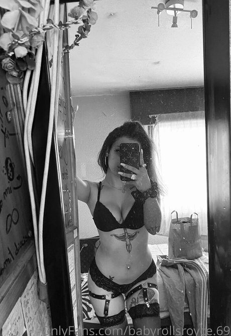 babyrollsroyce 69 desnuda onlyfans