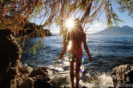 Karena Thompson tits onlyfans