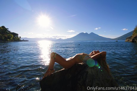 Karena Thompson en onlyfans