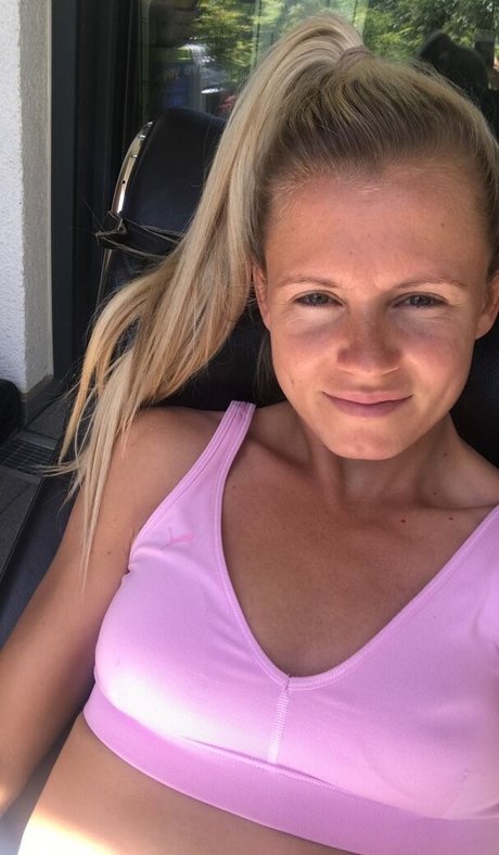 Julia Simic onlyfans nude leaks