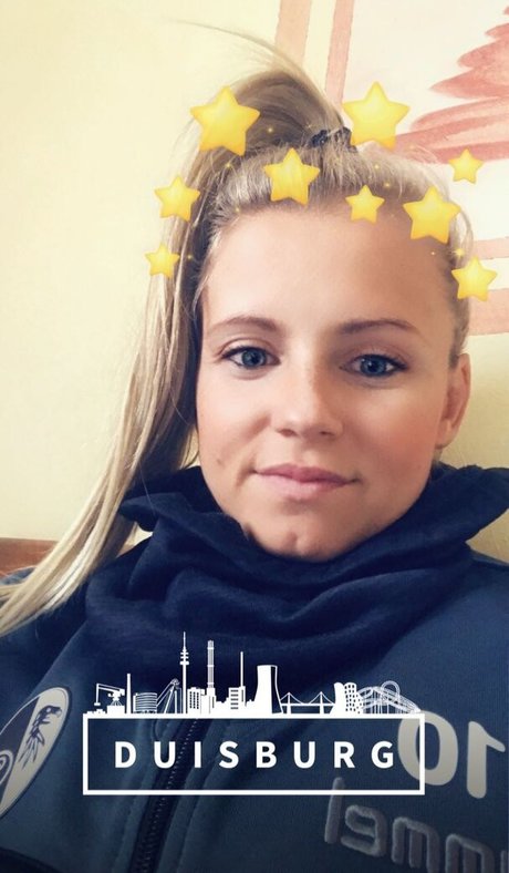 Julia Simic onlyfans leaked