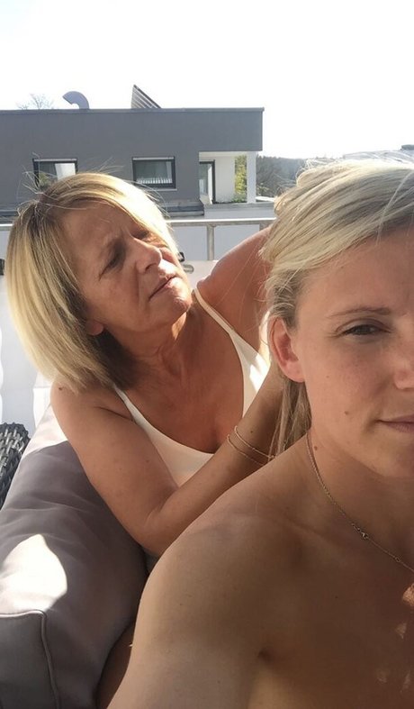 Julia Simic onlyfans sex