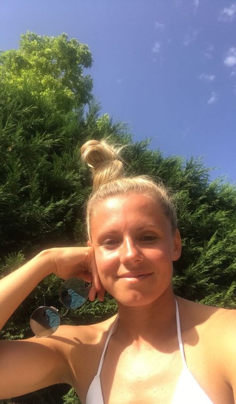 Julia Simic only fans content