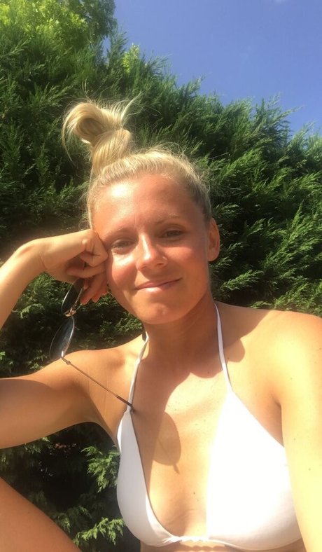 Julia Simic onlyfans porn free