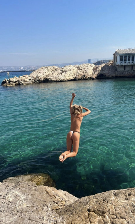 Ellie Rowsell onlyfans leaked tits