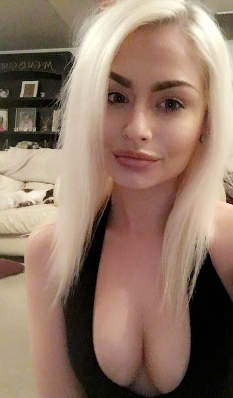 Romanie Smith onlyfans explicit content