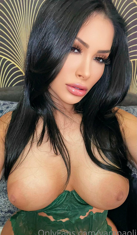 Yara Paoli onlyfans nude photos