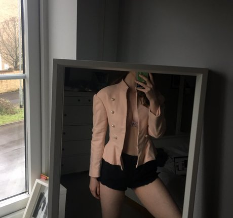 Ellbat onlyfans star