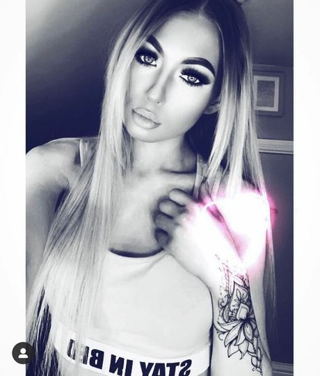 Hollyjoballard onlyfans post