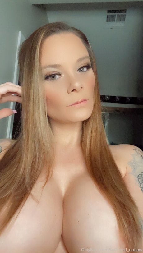 chroniclesofatiredassmom only fans.