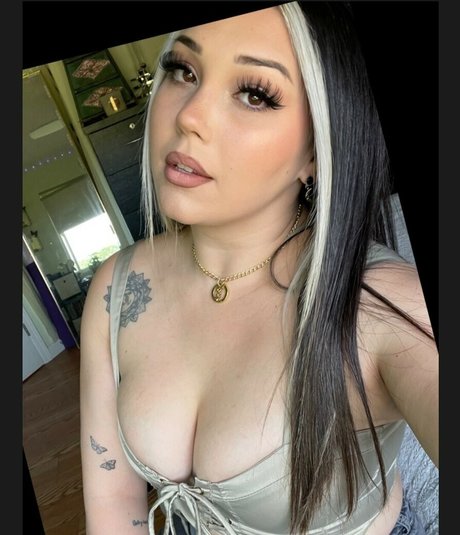 Vee ayee23 naked onlyfans leak