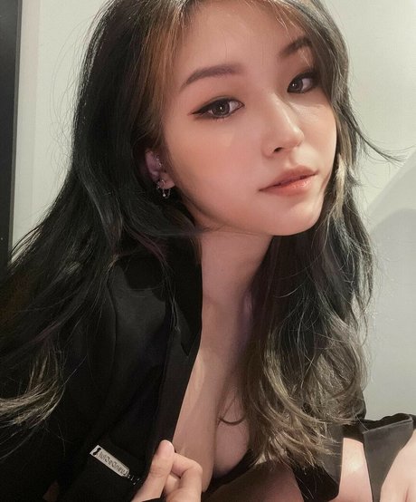 YoonHyoonAikuros porn onlyfans