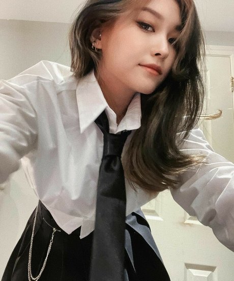 YoonHyoonAikuros feet onlyfans