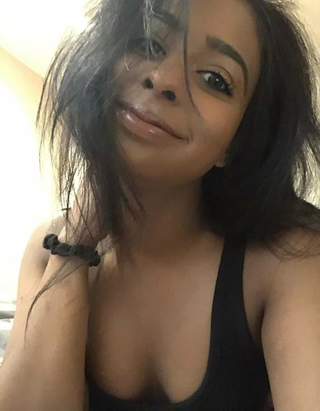 Zahra Rai onlyfans leak