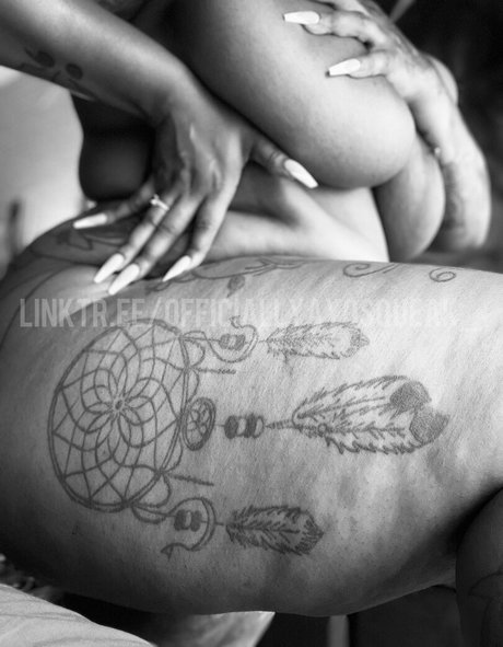 AyoSqueak only fans nude