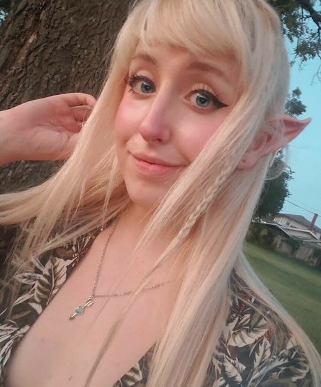 Moon IRL onlyfans nudes leaked