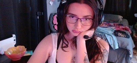 cinnamonxbuns is on onlyfans