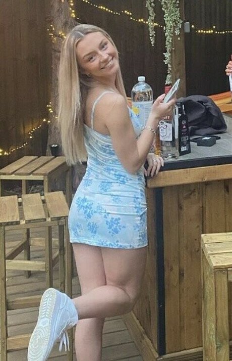 Olivia Bennett123 onlyfans leak nudes