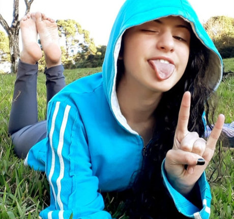 Friend s Pretty Feet onlyfans nsfw