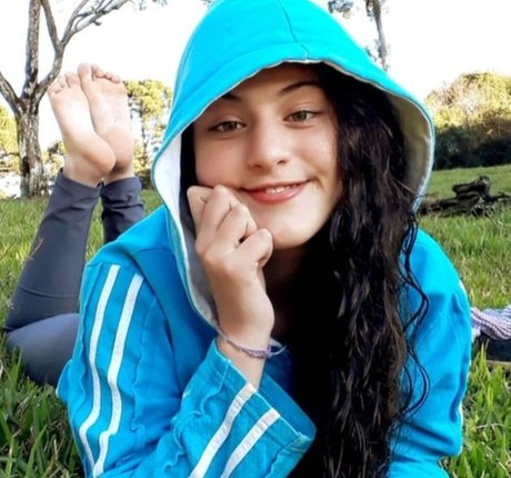 Friend s Pretty Feet leaks only fans