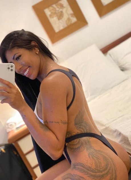 Julha Souza onlyfans leaked nudes