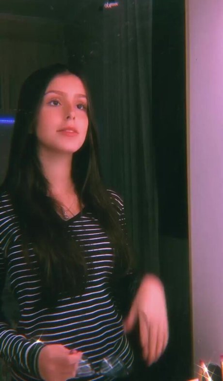 Iza Almeida onlyfans leaked pics