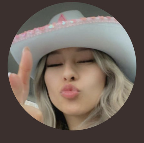 Ohdamnitsann onlyfans sexy