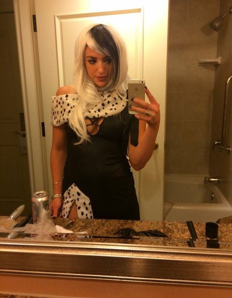 Lauren Bedford Russell hot onlyfans