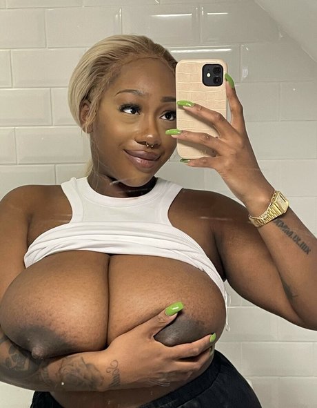 Effy Flame onlyfans exposed