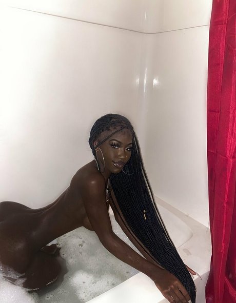 Cyn Kaine only fans pic