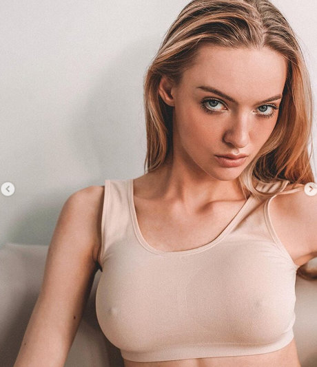 anna marihuana strip onlyfans