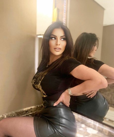 Amira Mounir Srarfi desnuda onlyfans