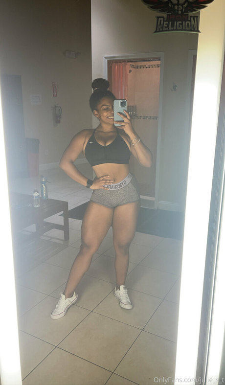 Julie Silver onlyfans free