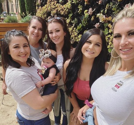 Kayla Lynne Hilton strip onlyfans