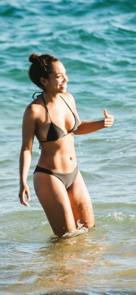 Lyndie Greenwood onlyfans leaks