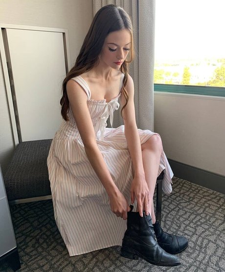 Mackenzie Foy leaked onlyfans pics
